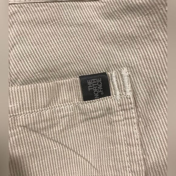 New With Tag The North Face Womens Shorts Front and Back Pockets Size 10 - Picture 6 of 9